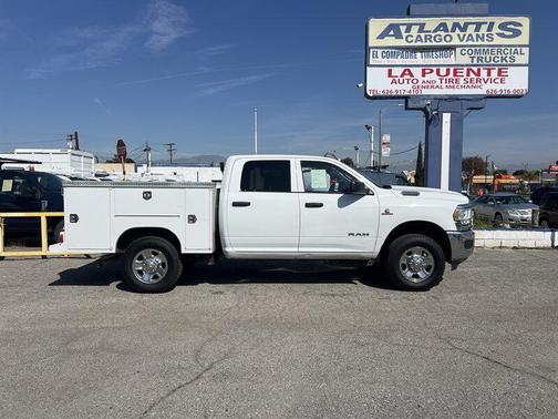 2022 RAM 2500 Tradesman Crew Cab 4x4 6'4' Box