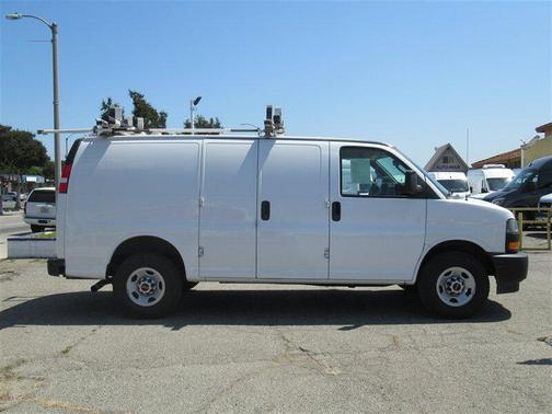 Summit White 2022 GMC Savana 2500 Work Van