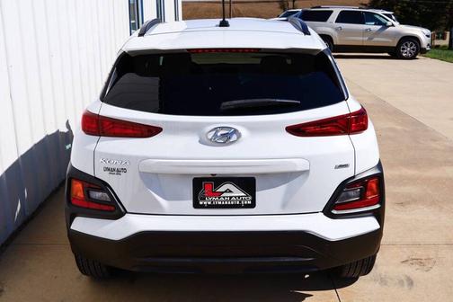 Chalk White 2018 Hyundai KONA SEL 2.0L Auto AWD