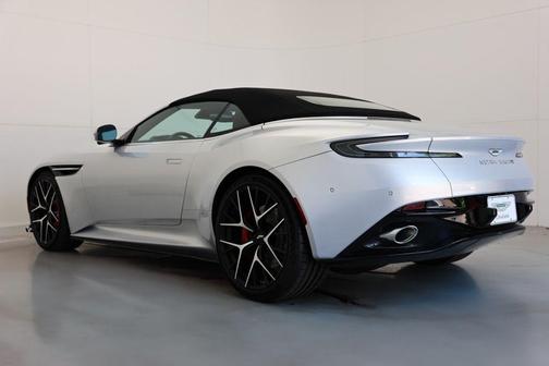2025 Aston Martin DB12 Volante
