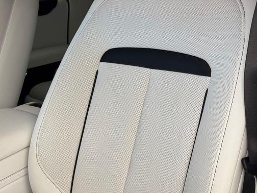 2023 Rolls-Royce Ghost 