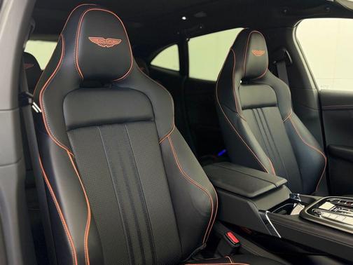 2025 Aston Martin DBX 707