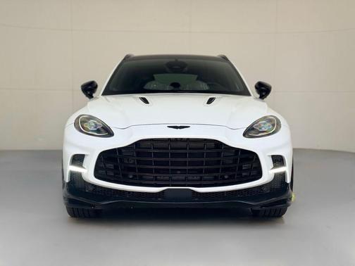 2025 Aston Martin DBX 707