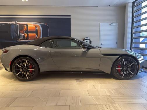 2023 Aston Martin DB11 Volante
