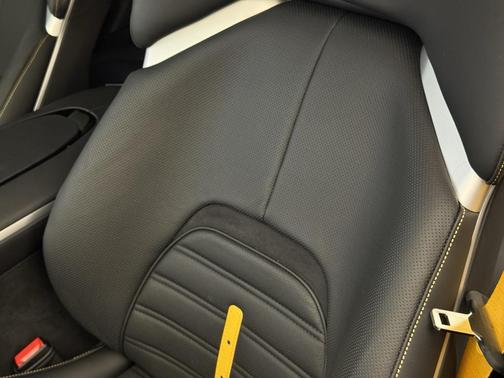 2024 Ferrari Purosangue Base