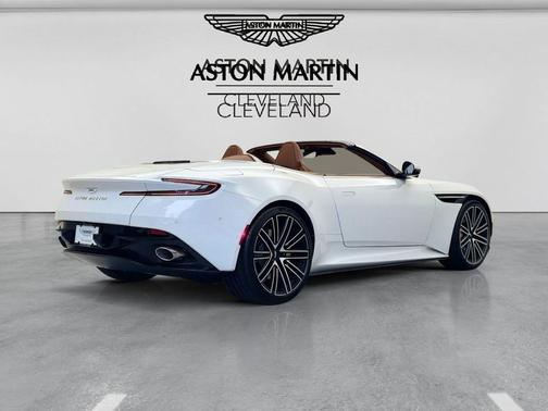 Zenith White 2025 Aston Martin DB12 Volante