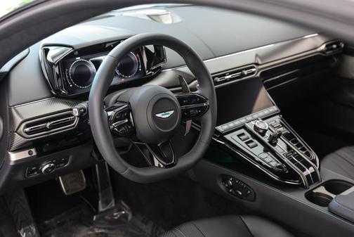 2025 Aston Martin Vantage 