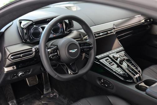 2025 Aston Martin Vantage 