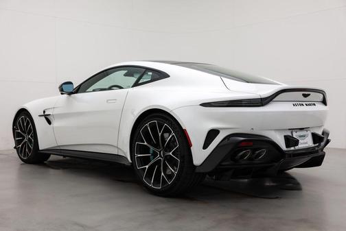 2025 Aston Martin Vantage 