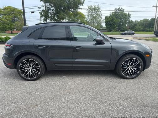 2024 Porsche Macan Base