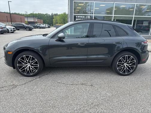 2024 Porsche Macan Base