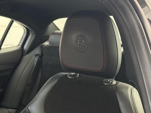 2017 Alfa Romeo Giulia Quadrifoglio