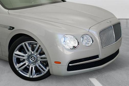 White Sand Metallic 2017 Bentley Flying Spur W12