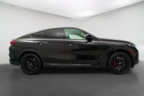2025 BMW X6 M60i