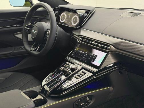 2025 Aston Martin Vantage 