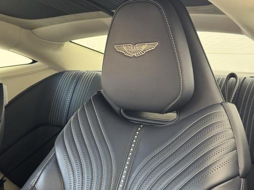 2019 Aston Martin DB11 Base