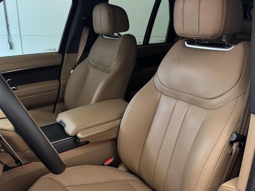 2025 Land Rover Range Rover SE