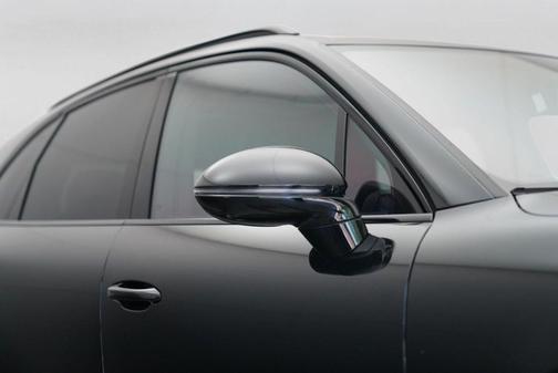Chromite Black Metallic 2025 Porsche Cayenne GTS