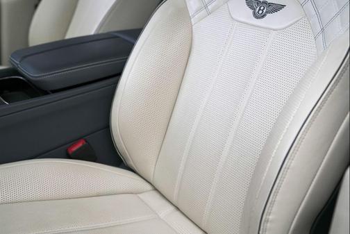 2022 Bentley Bentayga V8