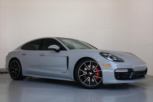 2020 Porsche Panamera GTS