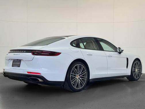 2020 Porsche Panamera 4
