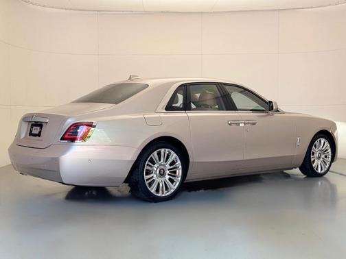 2024 Rolls-Royce Ghost
