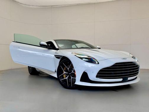 2025 Aston Martin DB12 