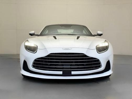 2025 Aston Martin DB12 