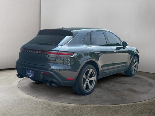 2023 Porsche Macan Base