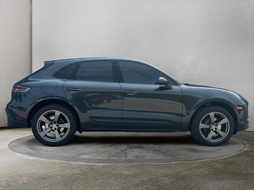 2023 Porsche Macan Base