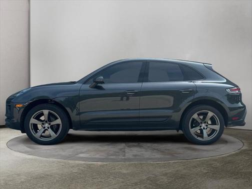 2023 Porsche Macan Base