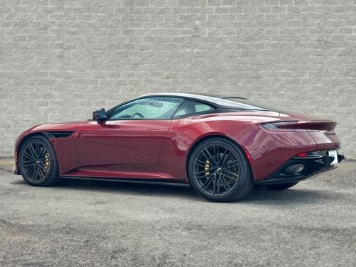 2025 Aston Martin DB12 