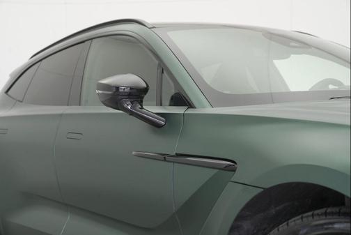 2025 Aston Martin DBX 707