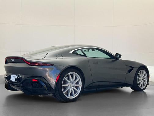 2019 Aston Martin Vantage Base