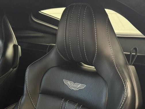 2019 Aston Martin Vantage Base