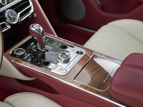 2023 Bentley Flying Spur V8