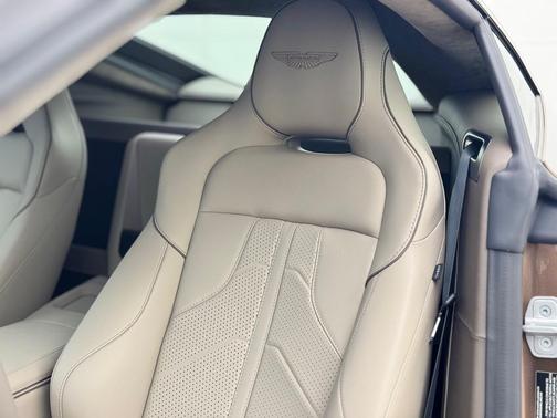 2025 Aston Martin Vantage 