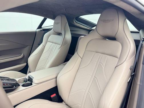 2025 Aston Martin Vantage 