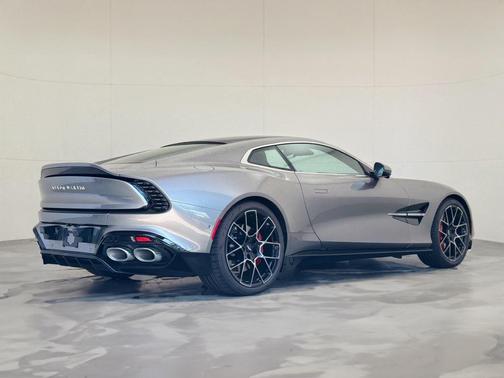2025 Aston Martin Vanquish 