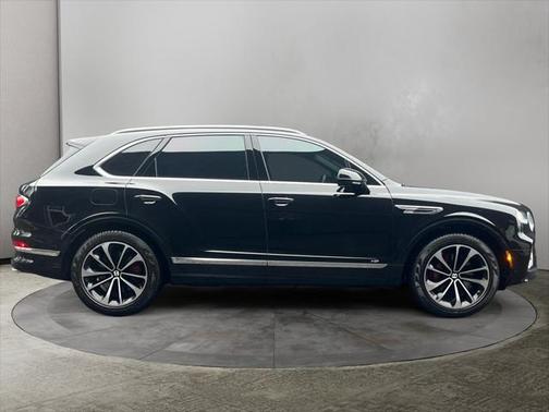 2022 Bentley Bentayga V8