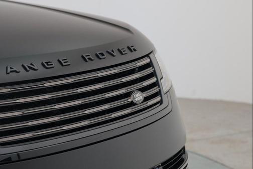 Santorini Black Metallic 2025 Land Rover Range Rover P615 SV