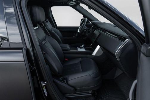 Santorini Black Metallic 2025 Land Rover Range Rover P615 SV