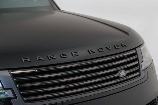 Santorini Black Metallic 2025 Land Rover Range Rover P615 SV