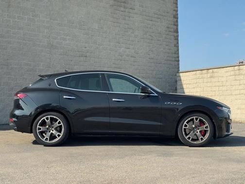 2022 Maserati Levante Modena