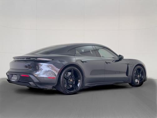 2021 Porsche Taycan Turbo S