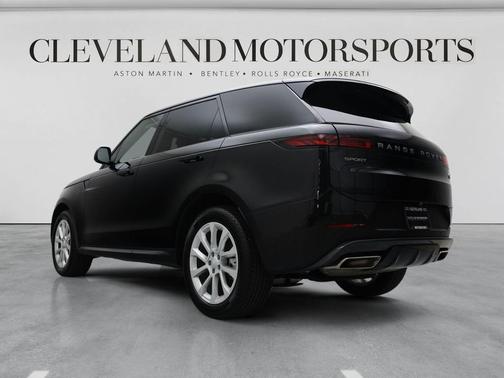 Santorini Black Metallic 2023 Land Rover Range Rover Sport SE