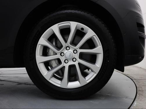 Santorini Black Metallic 2023 Land Rover Range Rover Sport SE