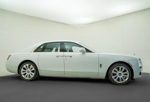 2022 Rolls-Royce Ghost 