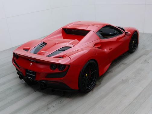 Rosso Corsa 2021 Ferrari F8 Spider