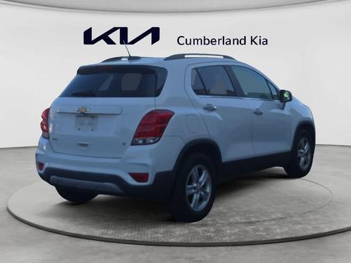 Summit White 2018 Chevrolet Trax LT
